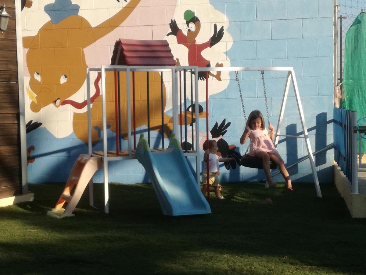 Bungalow Perotonar Ideal Para Familia Con Ninos La Puebla de Cazalla Esterno foto