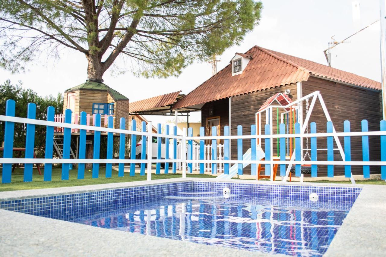 Bungalow Perotonar Ideal Para Familia Con Ninos La Puebla de Cazalla Esterno foto